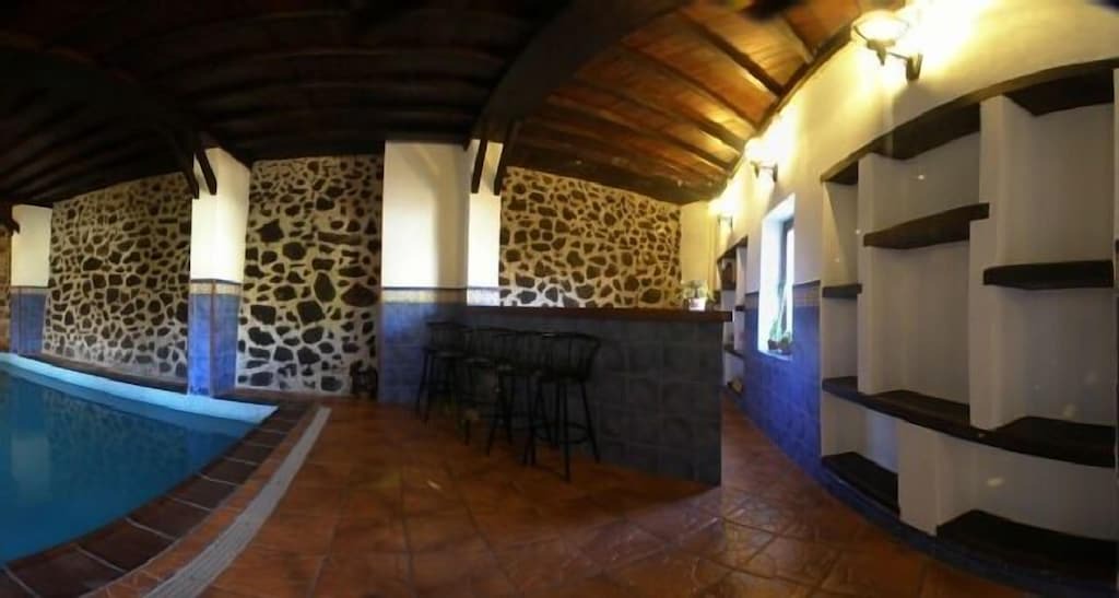 Photo of Others in Mecina Bombaron