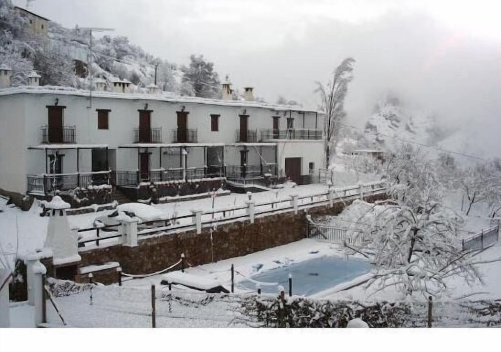 Photo of Buildings in Mecina Bombaron