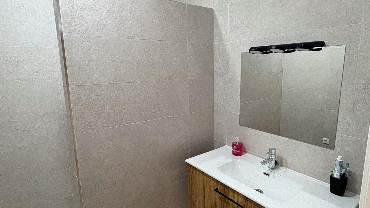 Photo of Bathroom in Albunol