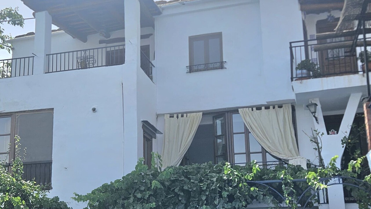 Photo of Outdoor in Pitres