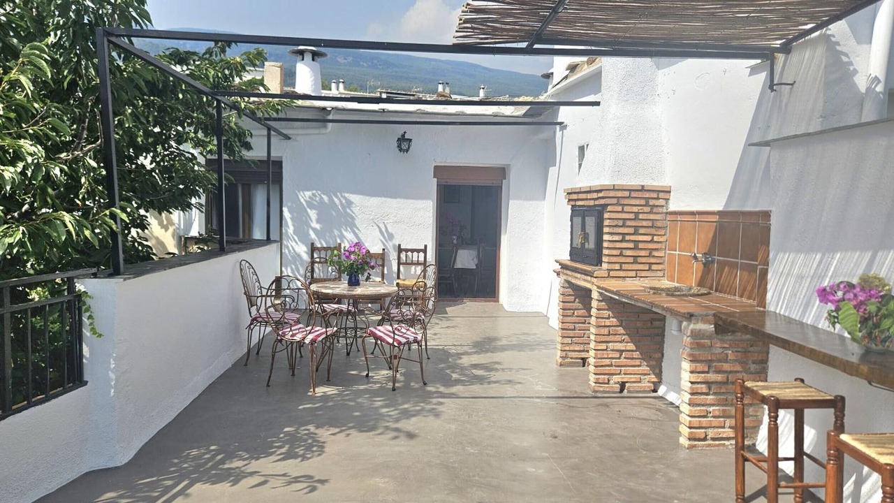 Photo of Outdoor in Pitres