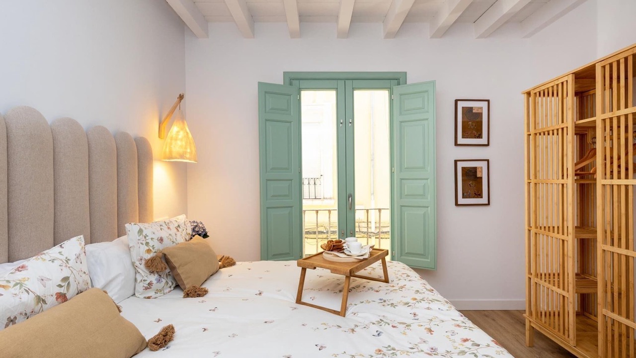Photo of Bedroom in Central District