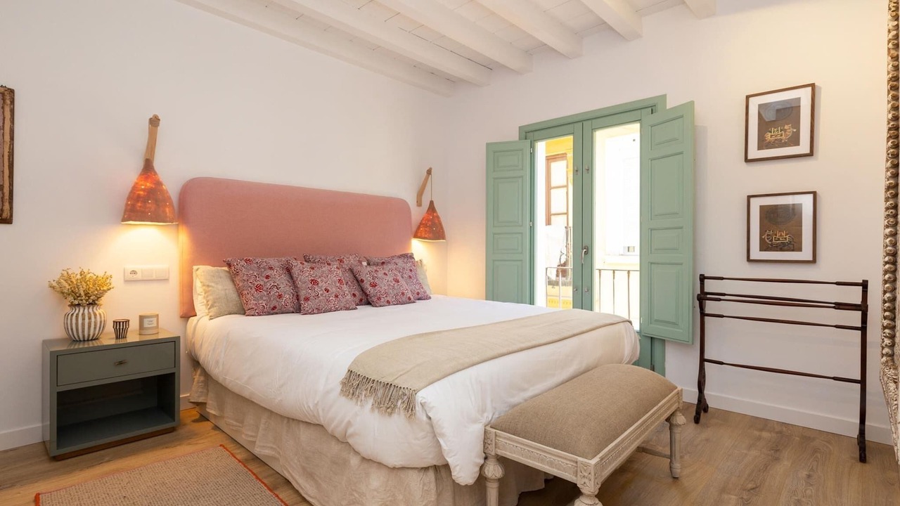 Photo of Bedroom in Central District
