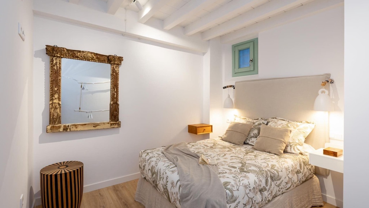 Photo of Bedroom in Central District