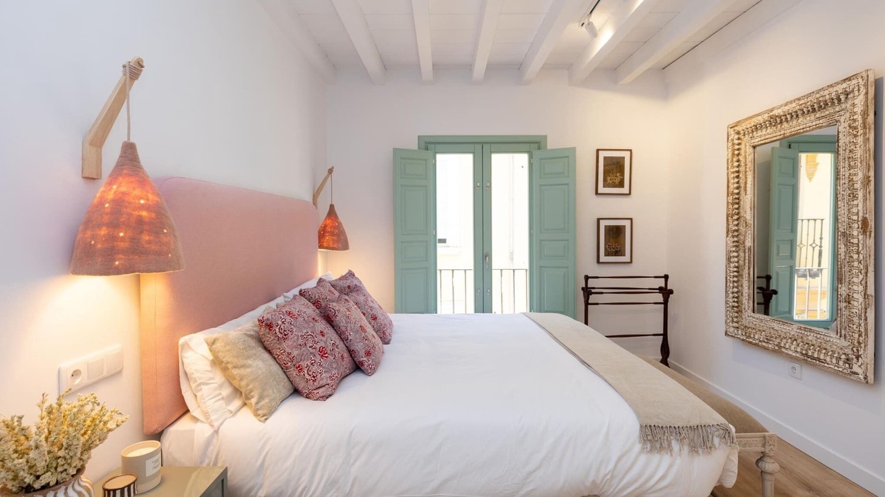 Photo of Bedroom in Central District