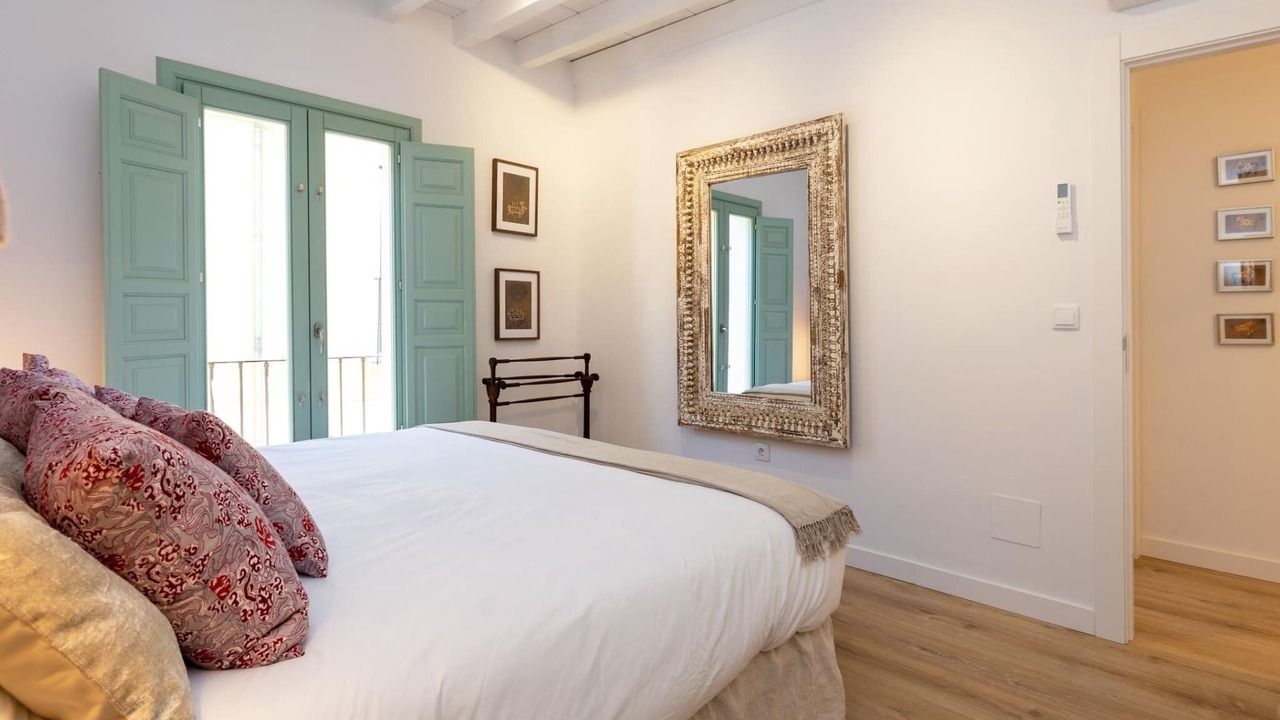 Photo of Bedroom in Central District