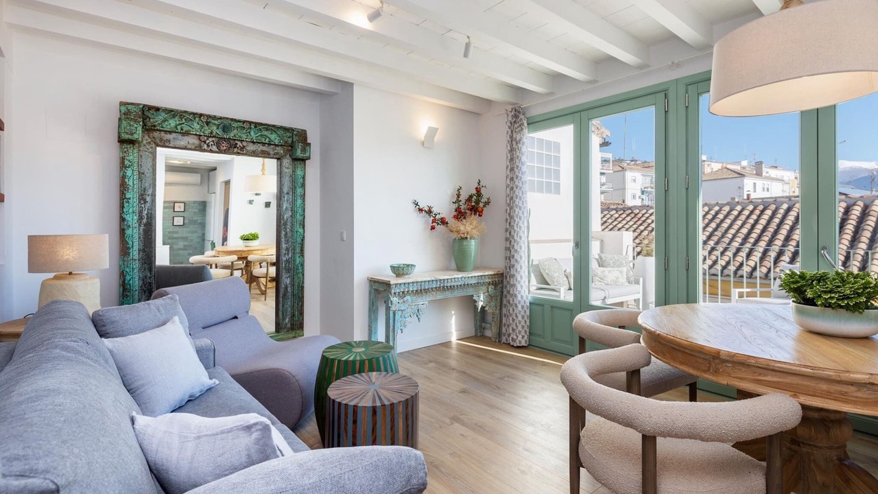 Photo of Livingroom in Central District