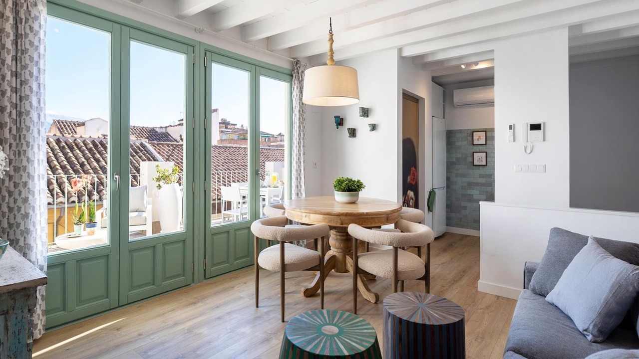 Photo of Livingroom in Central District
