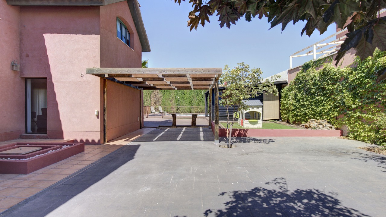 Photo of Patio Balcony in Dilar