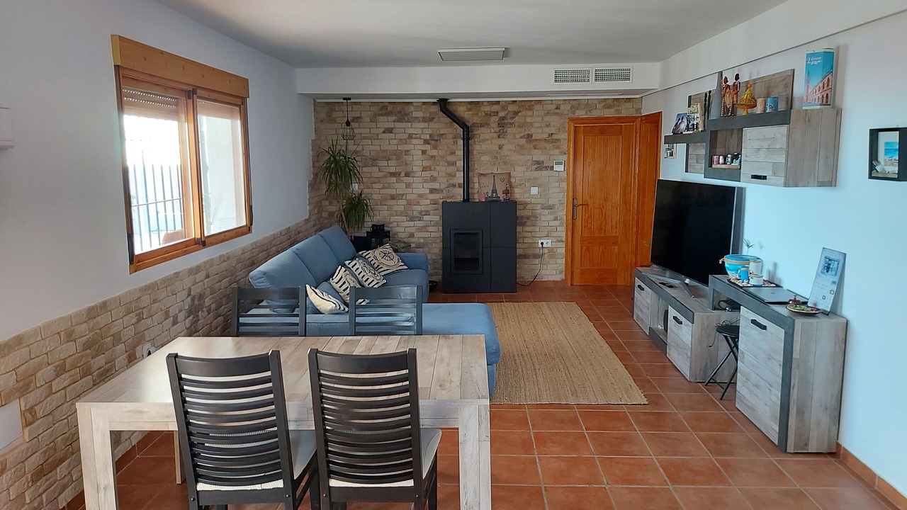 Photo of Livingroom in Albondon