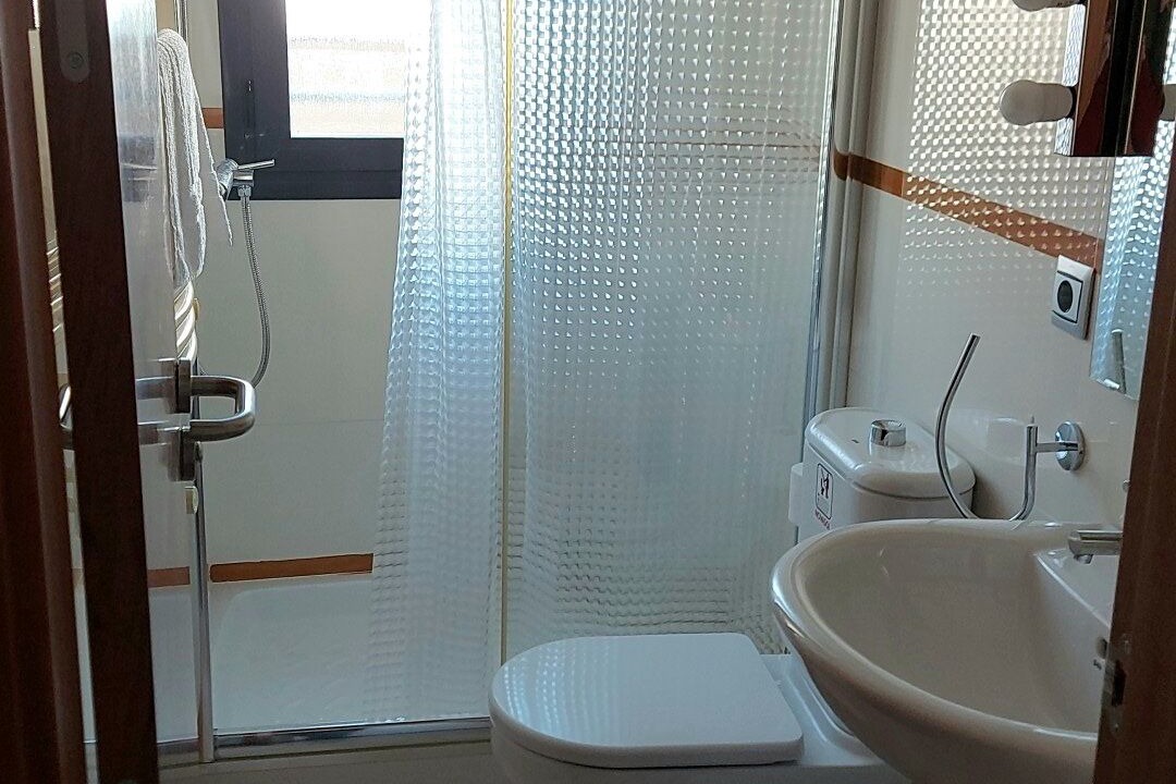 Photo of Bathroom in Genil
