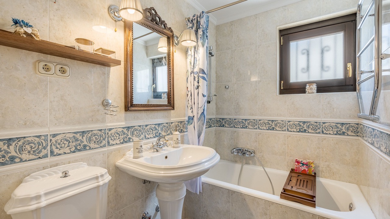 Photo of Bathroom in Beiro
