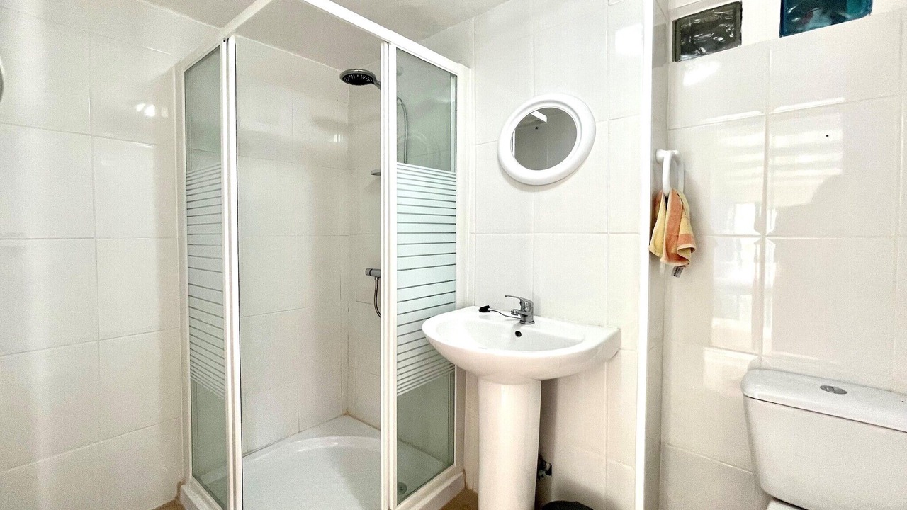 Photo of Bathroom in Cullar