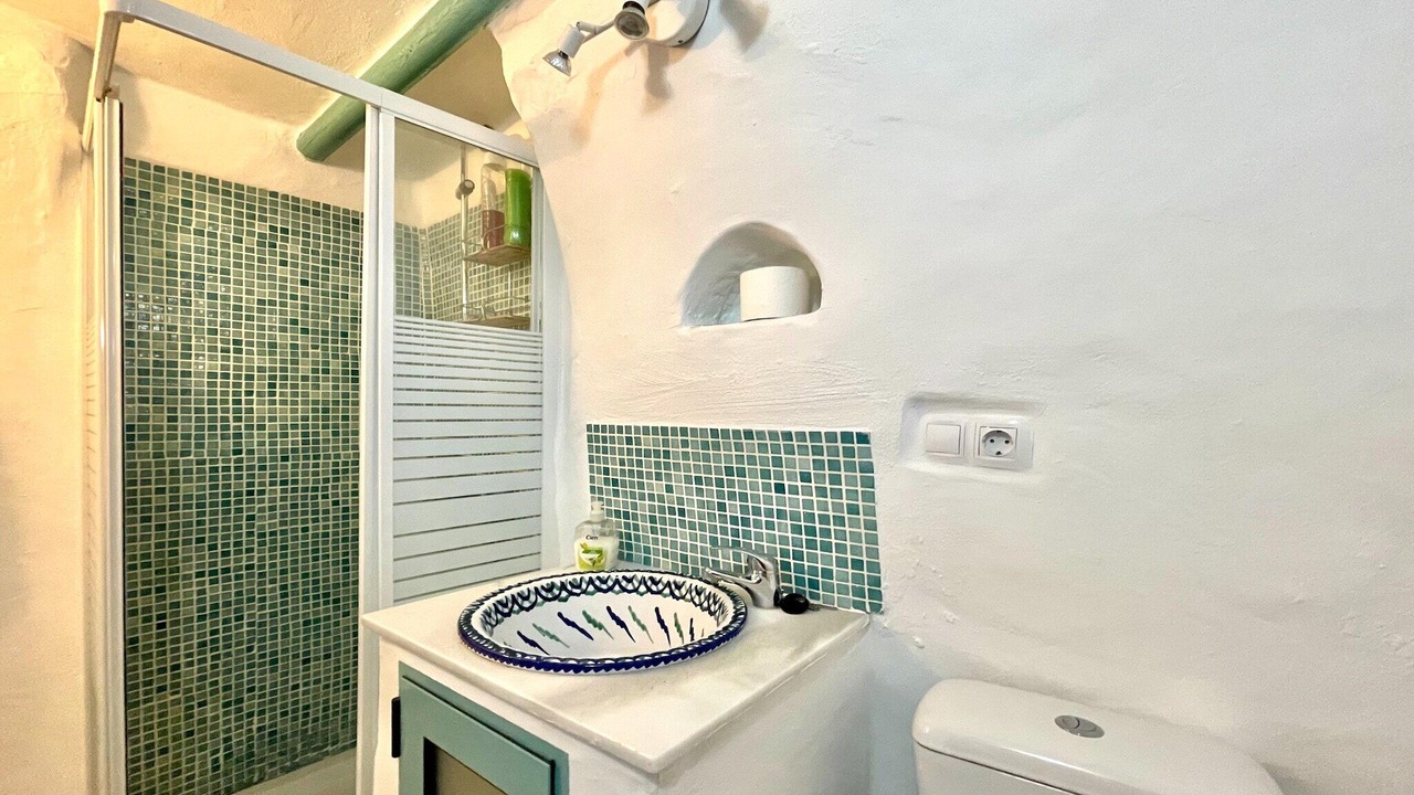 Photo of Bathroom in Cullar