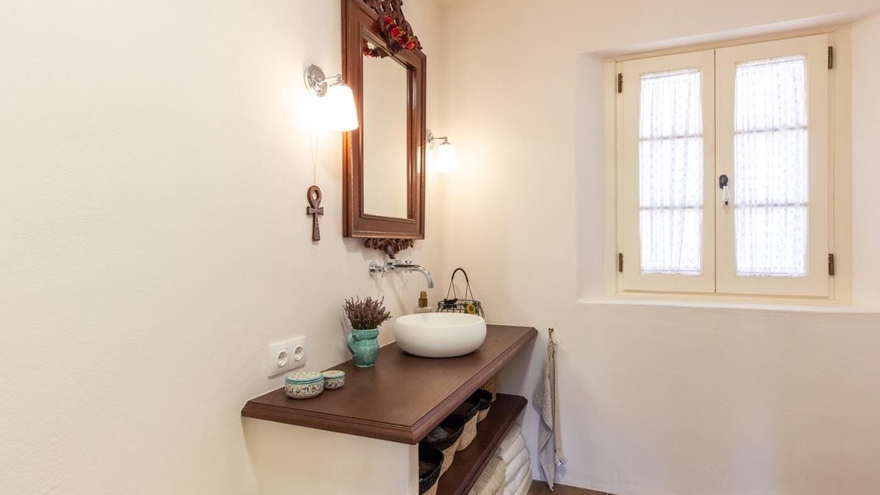 Photo of Bathroom in Albunuelas
