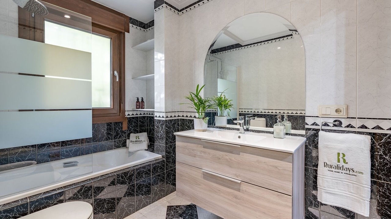 Photo of Bathroom in Guejar Sierra