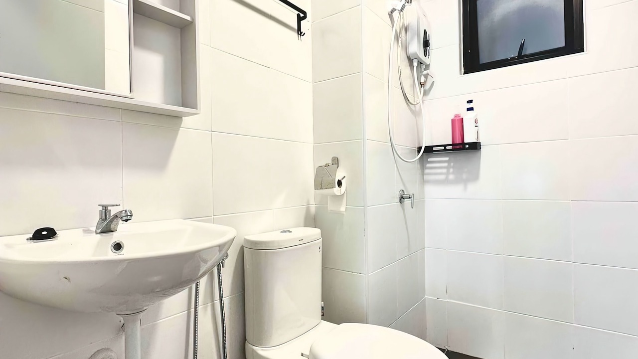 Photo of Bathroom in Bandar Menjalara
