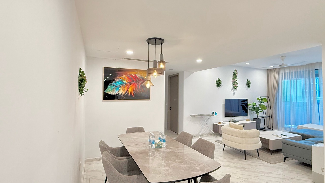 Photo of Livingroom in Golden Triangle