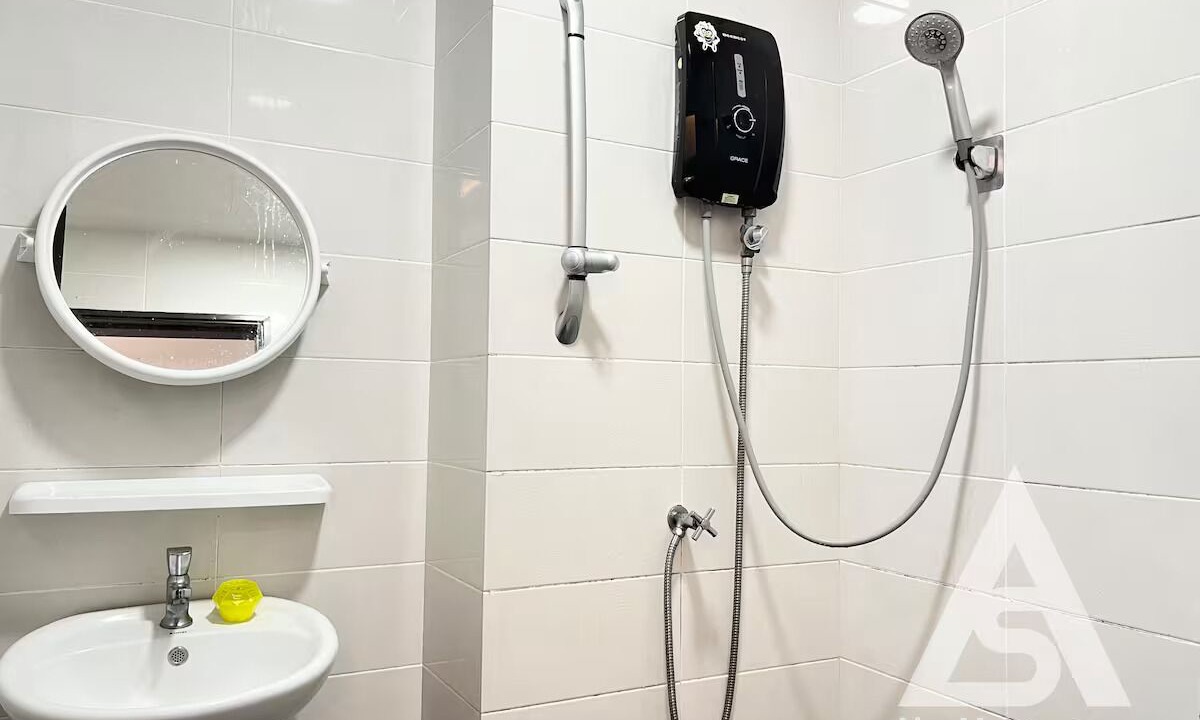 Photo of Bathroom in Kampung Bukit Dukong