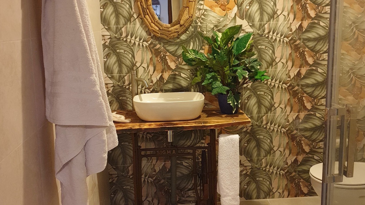 Photo of Bathroom in Cullar