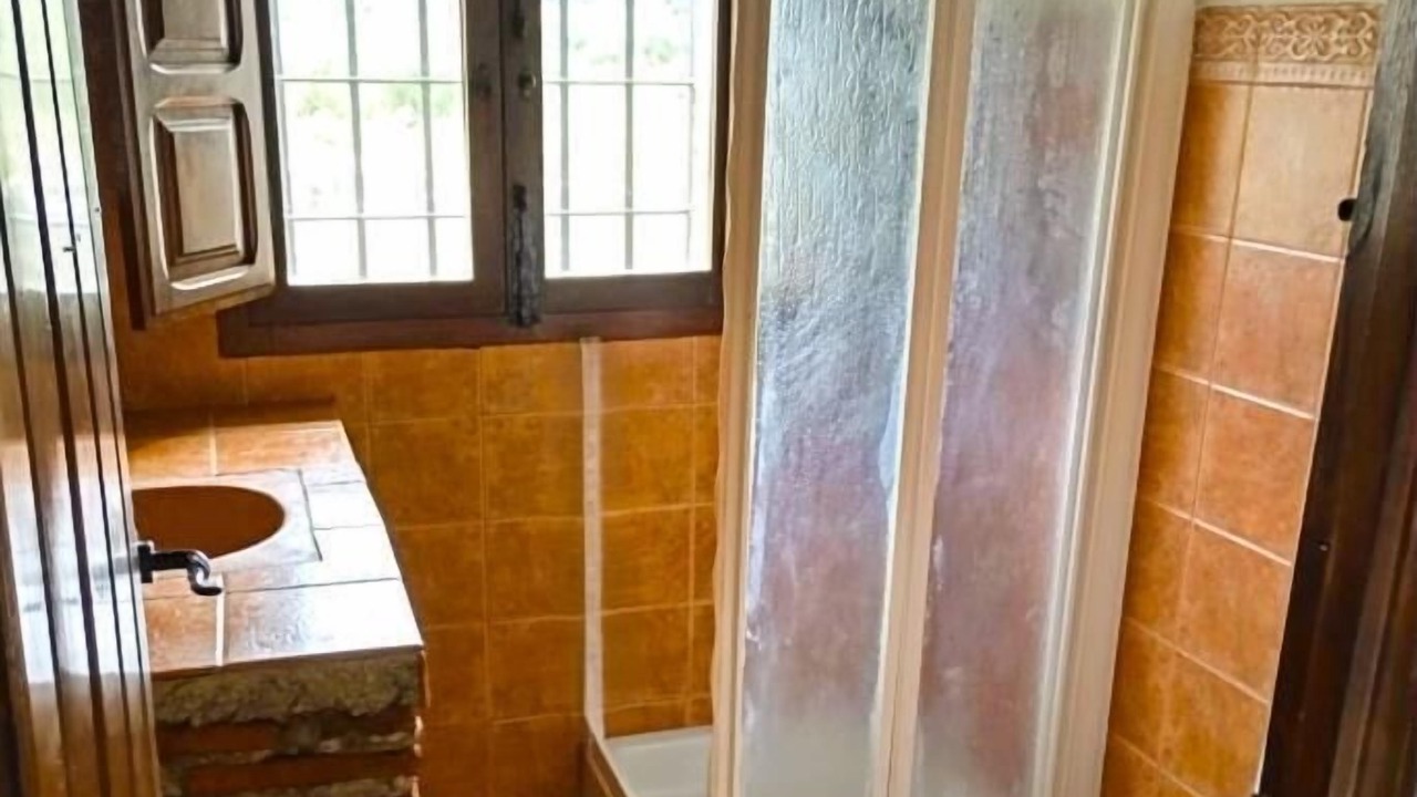 Photo of Bathroom in Algarinejo