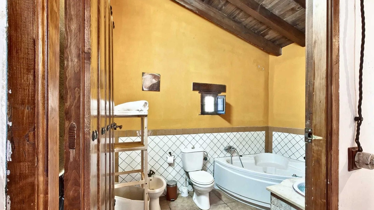 Photo of Bathroom in Serval
