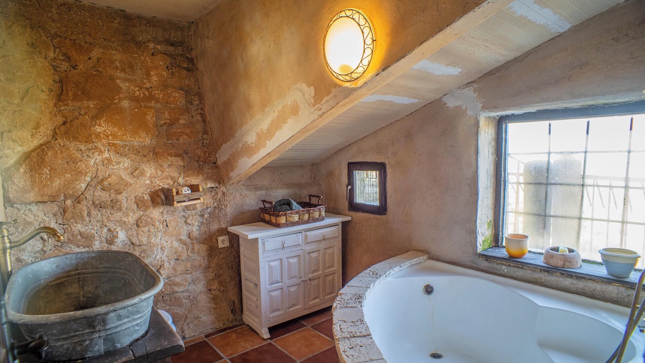 Photo of Bathroom in Algarinejo