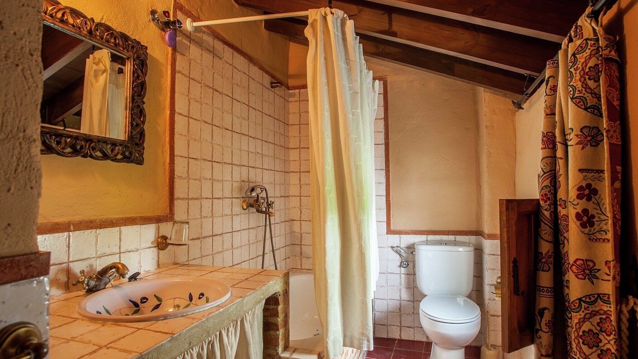 Photo of Bathroom in Algarinejo