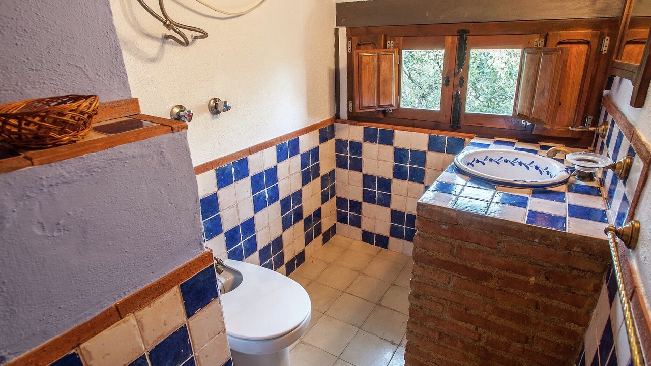 Photo of Bathroom in Algarinejo