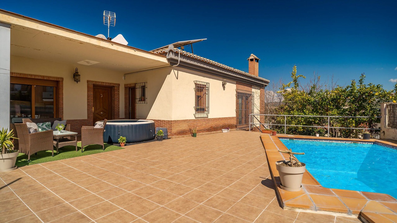 Photo of Outdoor in Jun