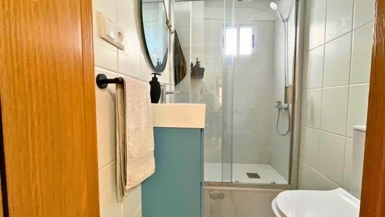 Photo of Bathroom in Central District