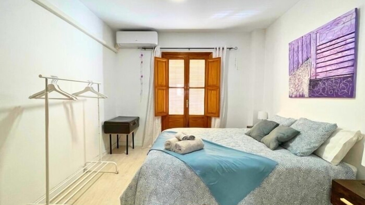 Photo of Bedroom in Central District