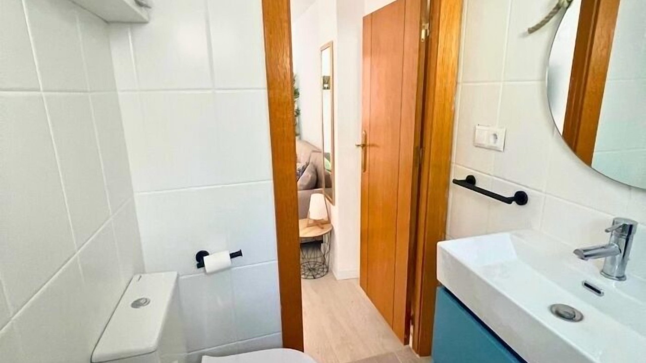 Photo of Bathroom in Central District
