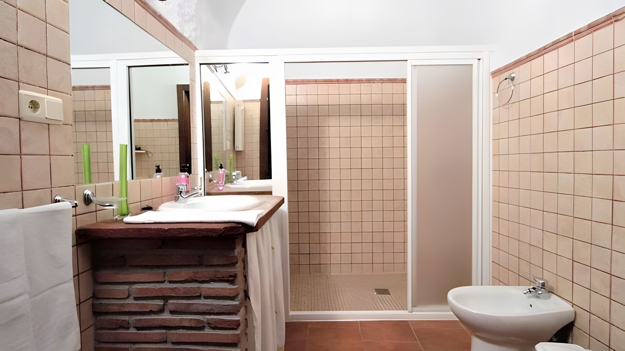Photo of Bathroom in Benalua de Guadix