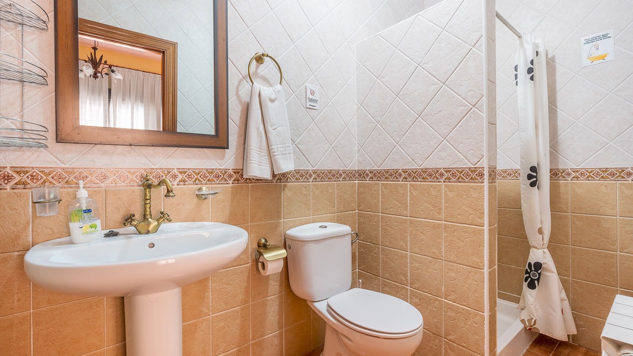 Photo of Bathroom in Guejar Sierra