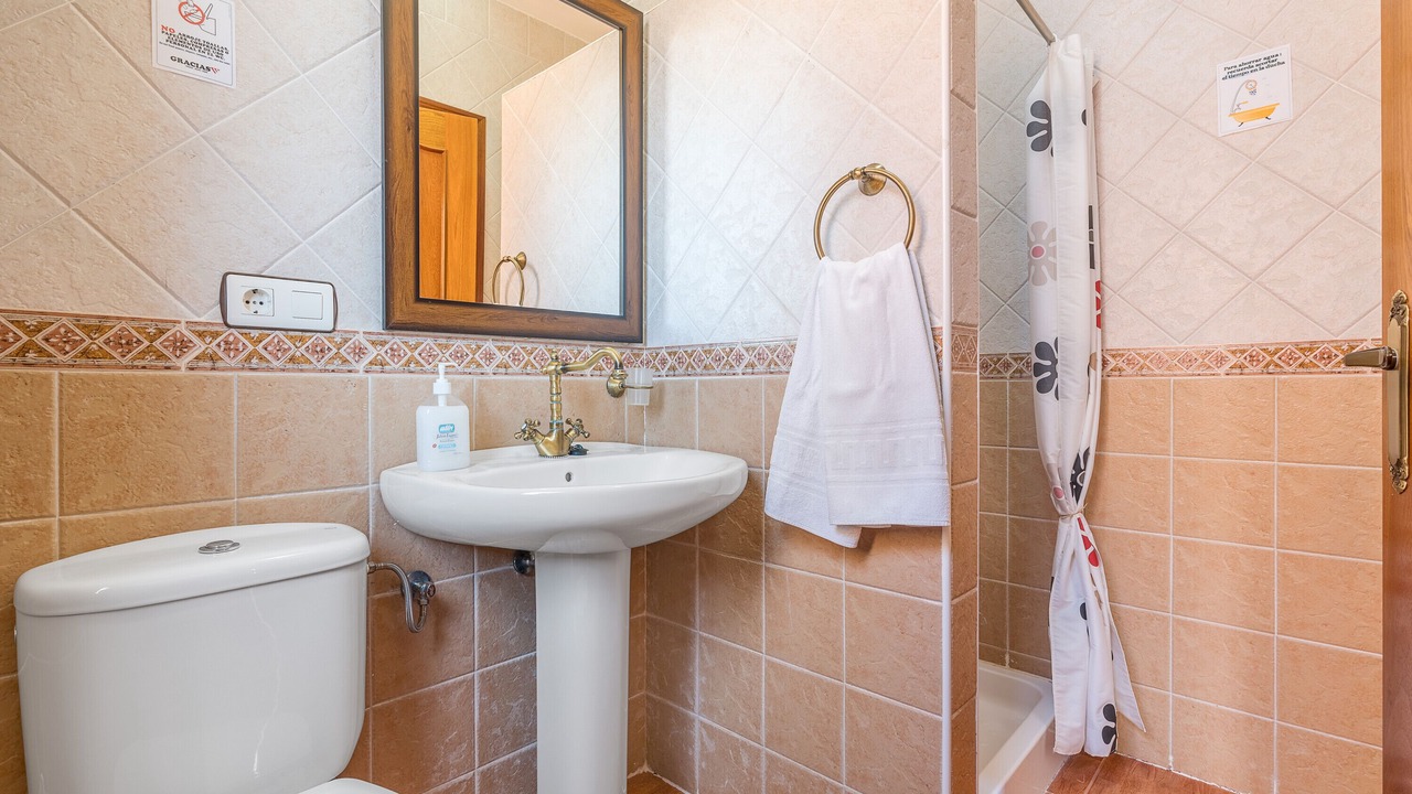 Photo of Bathroom in Guejar Sierra