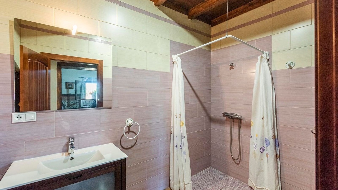 Photo of Bathroom in Niguelas