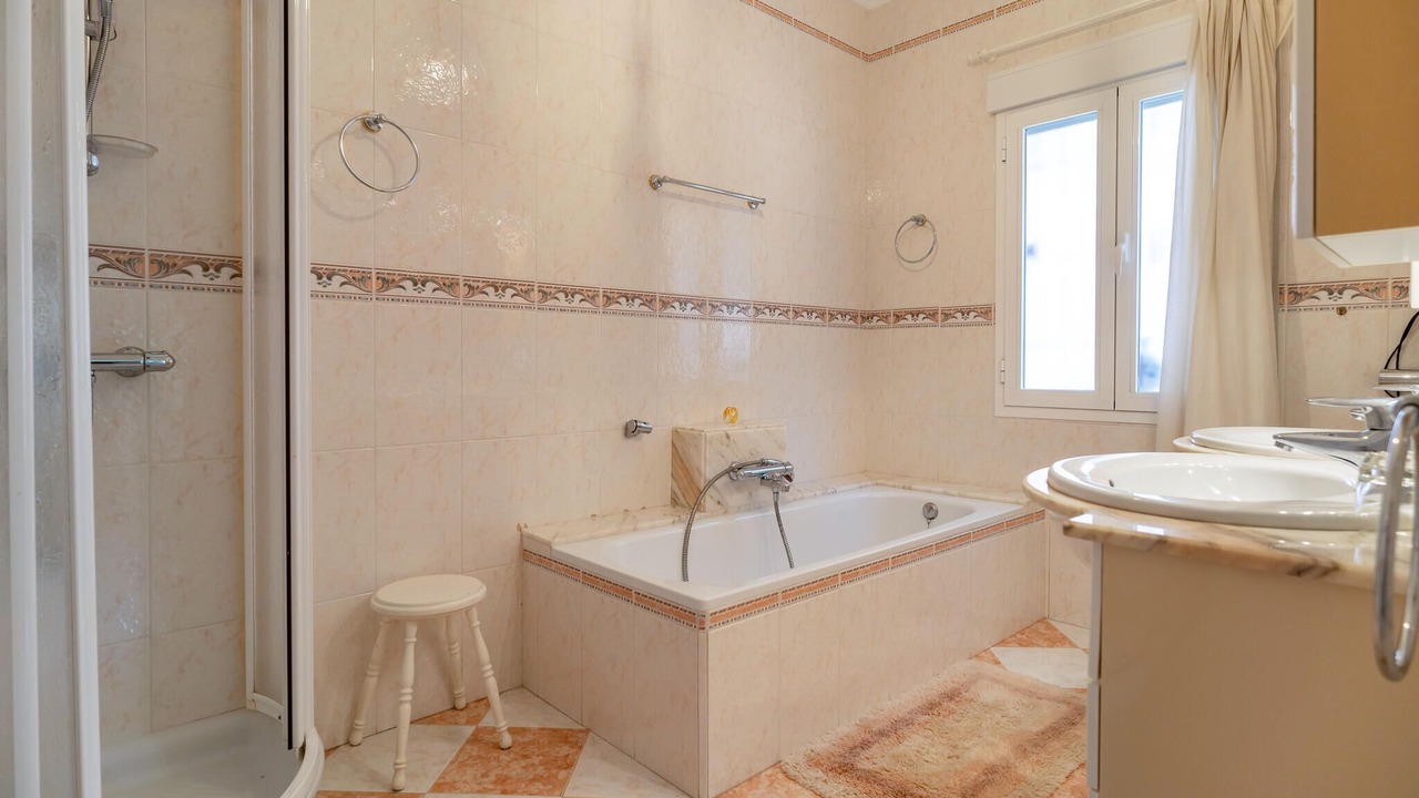 Photo of Bathroom in Velilla-Taramay