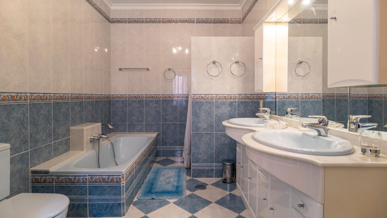 Photo of Bathroom in Velilla-Taramay