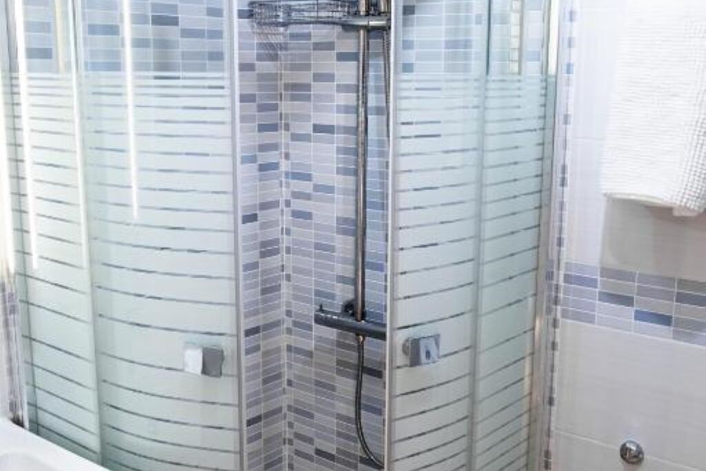 Photo of Bathroom in Central District