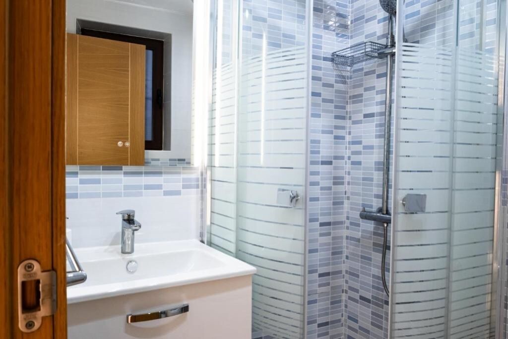 Photo of Bathroom in Central District