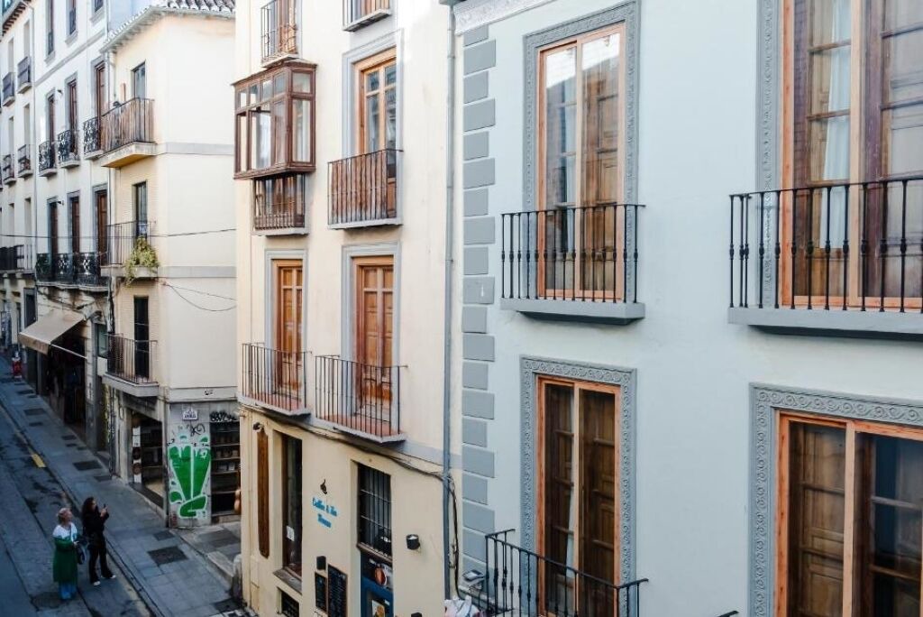 Photo of Patio Balcony in Central District