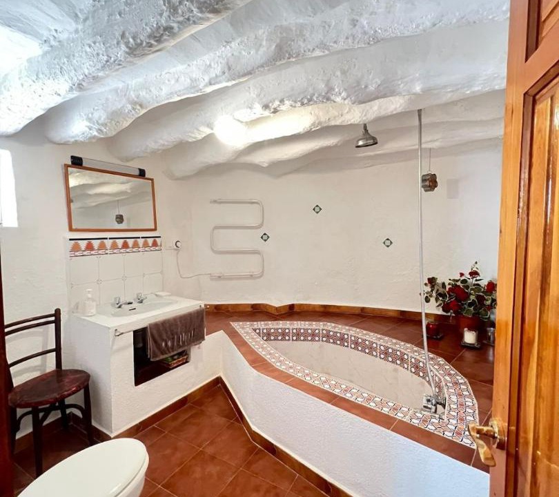 Photo of Bathroom in Almegijar