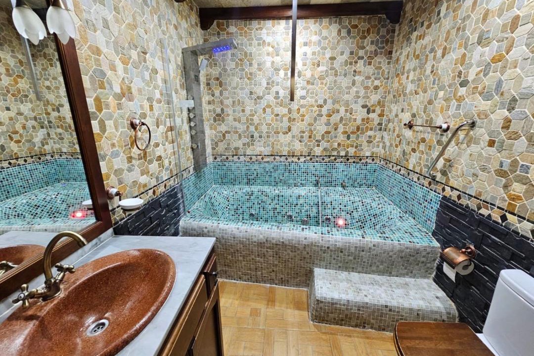 Photo of Bathroom in Mecina Bombaron