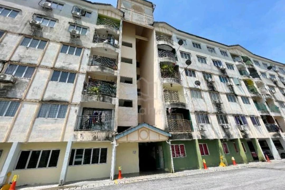 Photo of Buildings in Seri Kembangan
