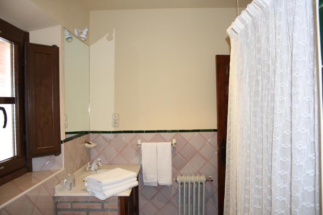 Photo of Bathroom in Pitres