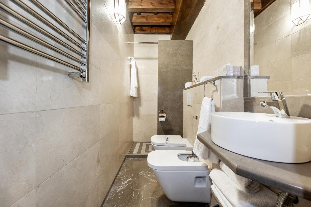 Photo of Bathroom in Central District