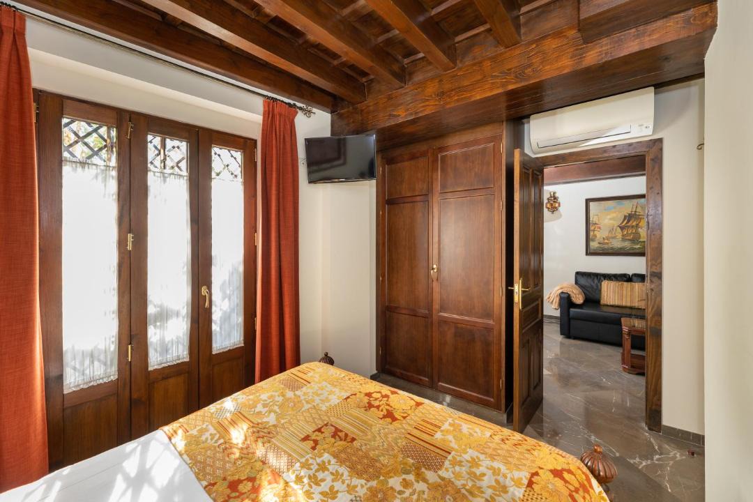 Photo of Bedroom in Central District