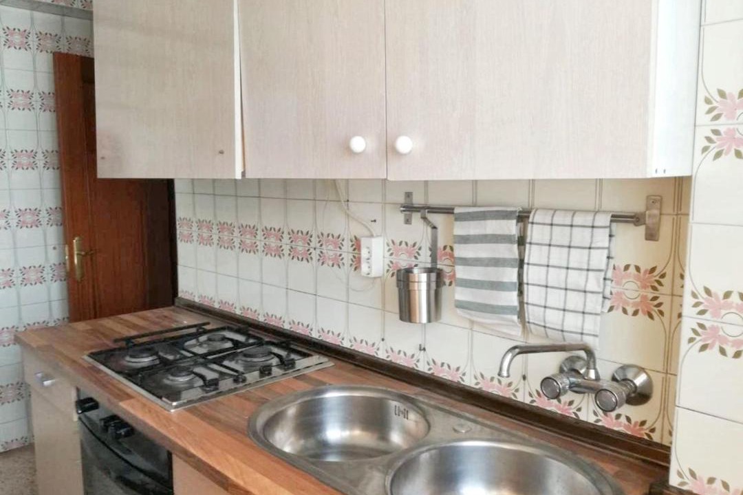 Photo of Kitchen in Plaza de Toros-Doctores-San Lazaro
