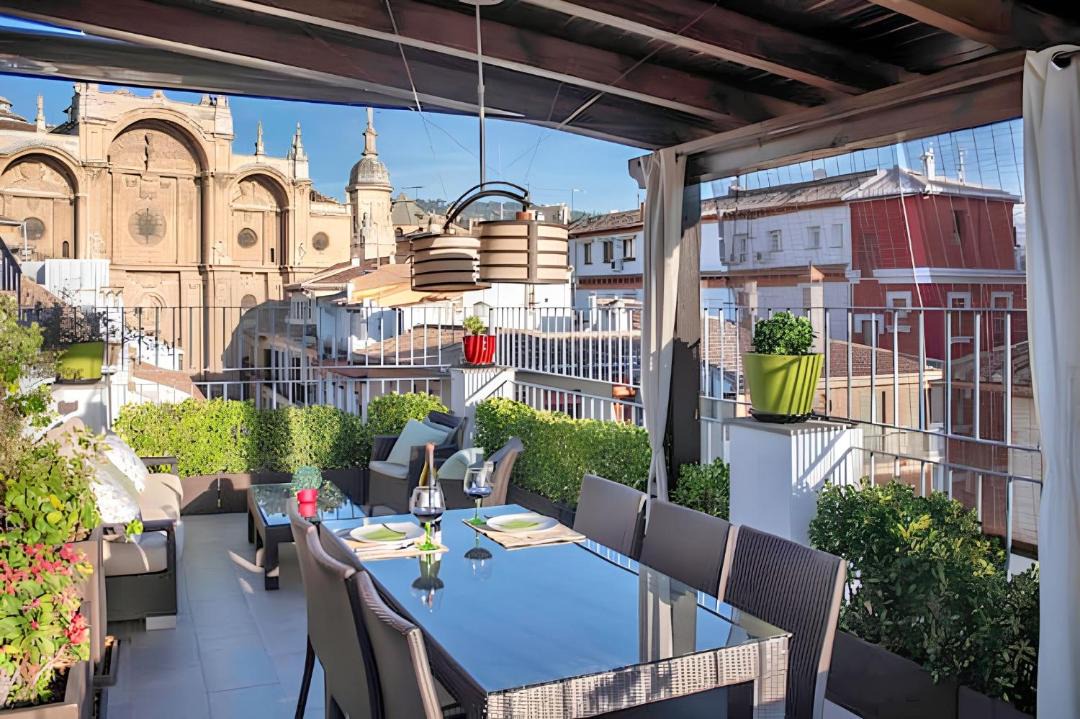 Photo of Patio Balcony in Central District